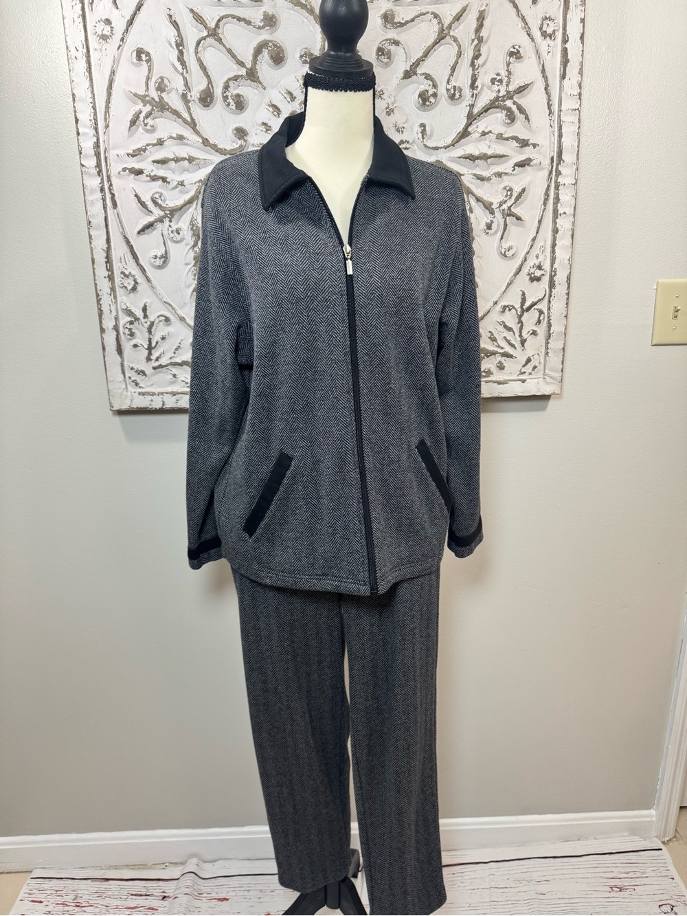 Blast Studio Petite S Gray Herringbone 2 Piece Jacket Pants Set Zip Front